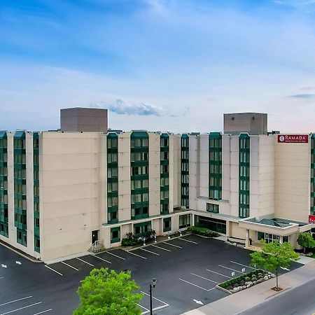 Ramada By Wyndham Niagara Falls Near The Falls Экстерьер фото