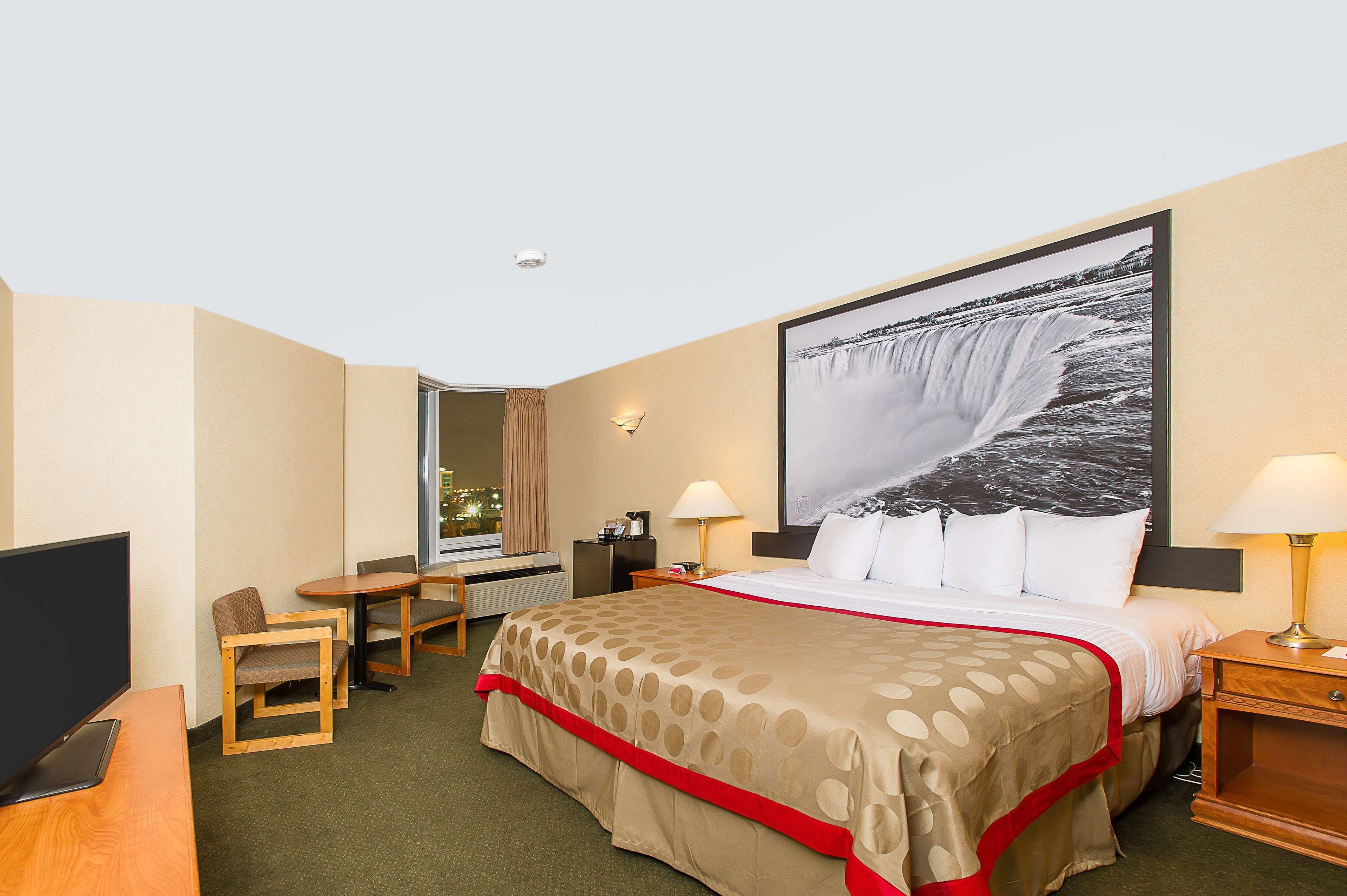 Ramada By Wyndham Niagara Falls Near The Falls Экстерьер фото