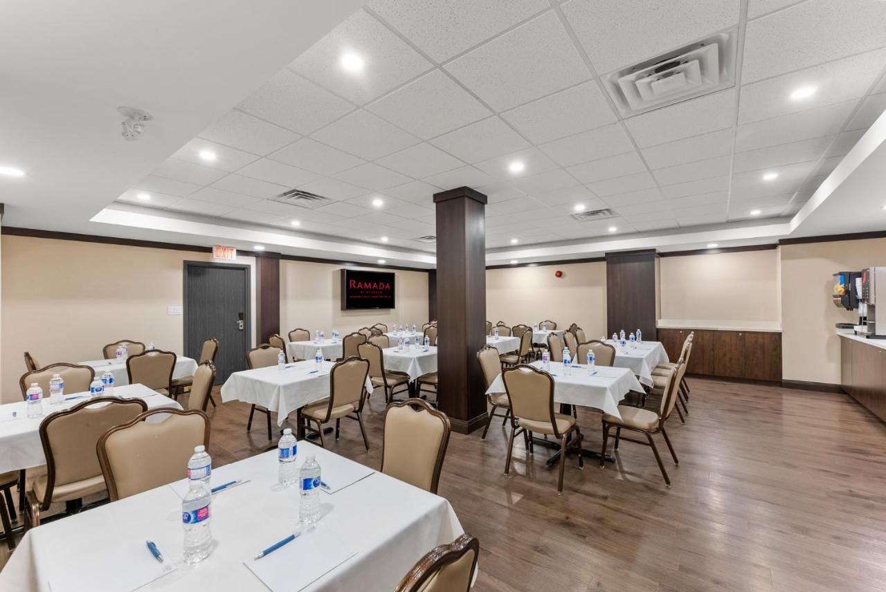 Ramada By Wyndham Niagara Falls Near The Falls Экстерьер фото