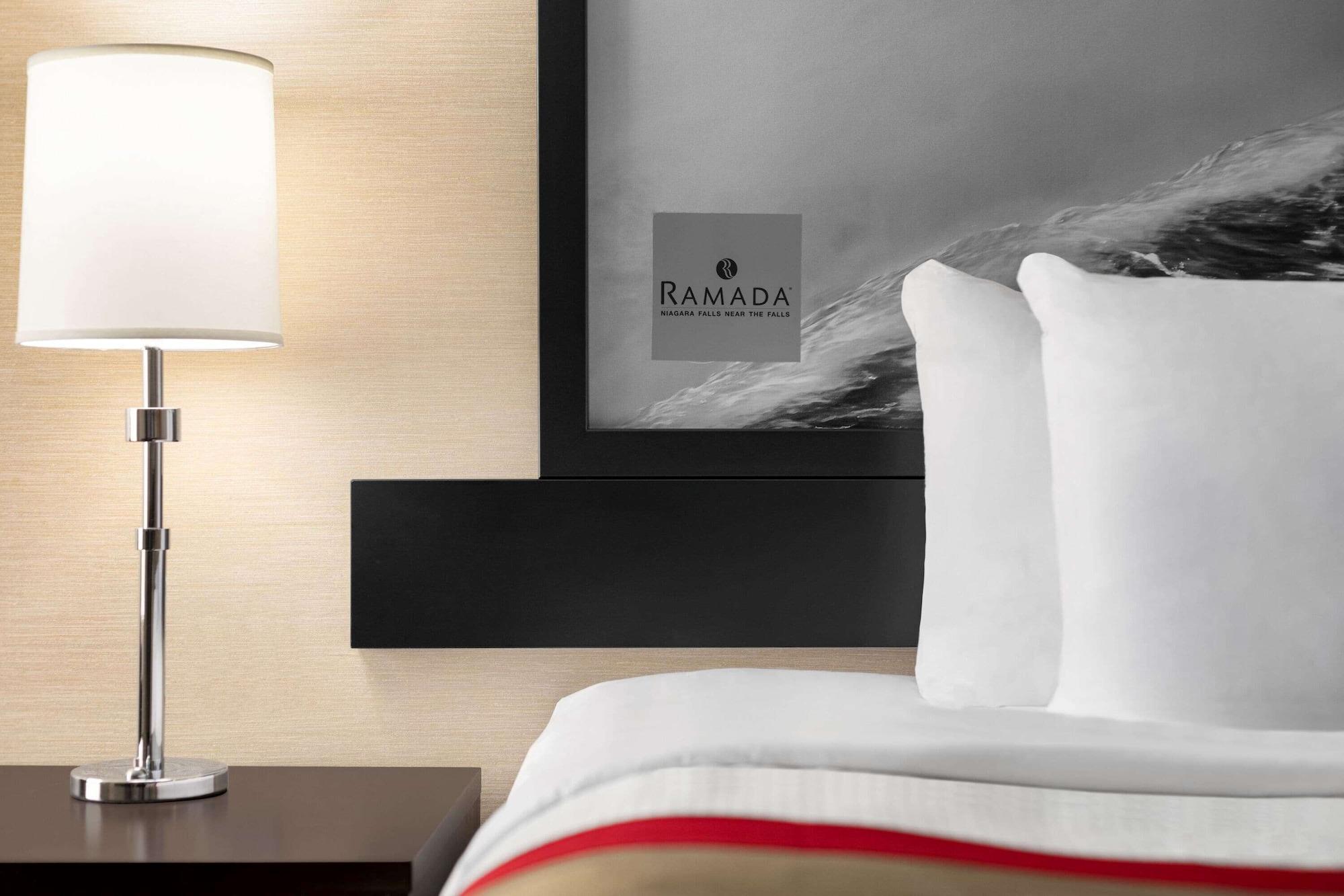 Ramada By Wyndham Niagara Falls Near The Falls Экстерьер фото