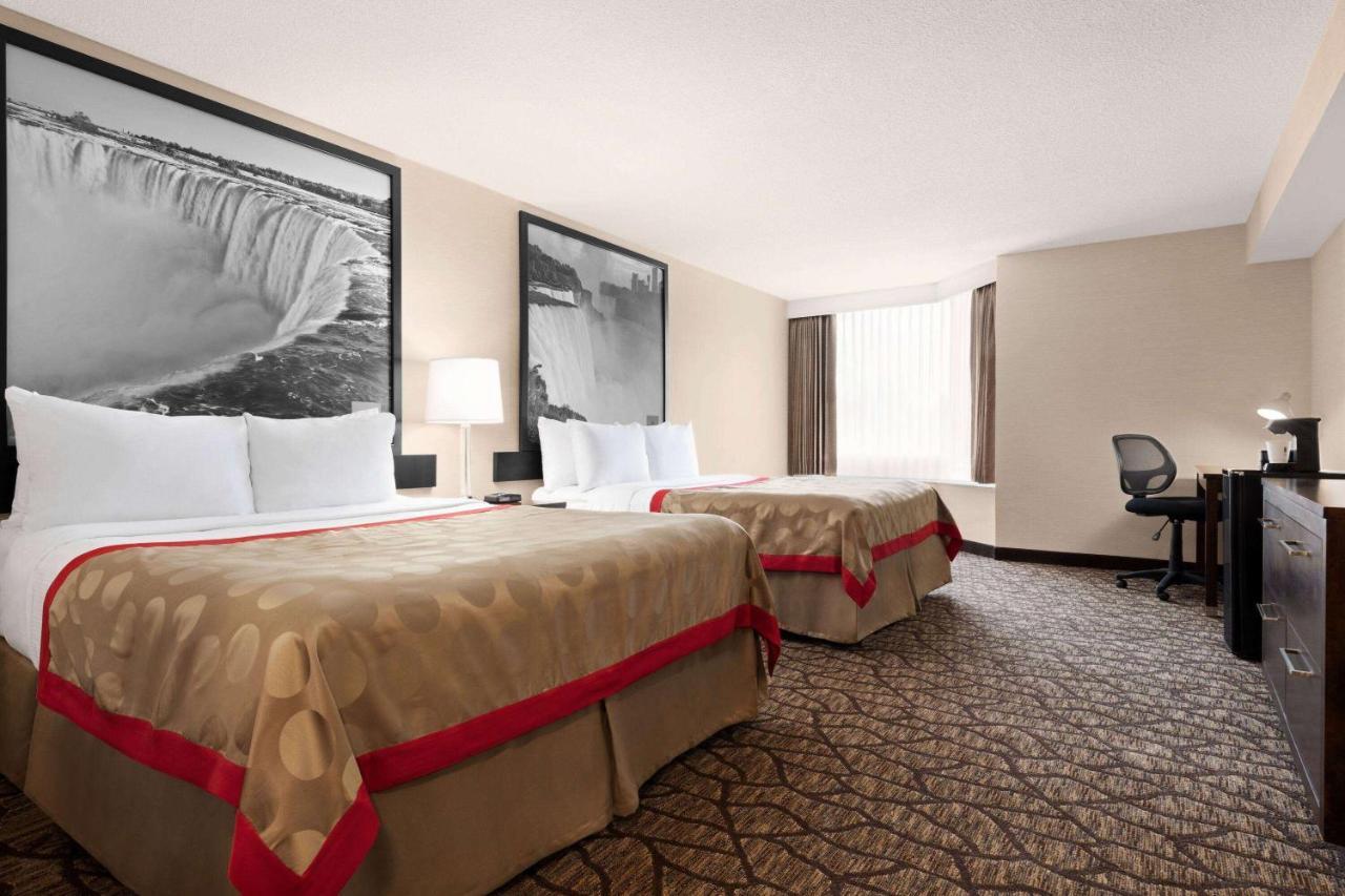 Ramada By Wyndham Niagara Falls Near The Falls Экстерьер фото