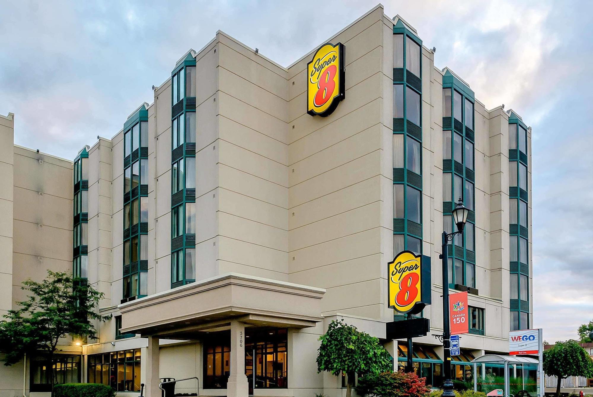 Ramada By Wyndham Niagara Falls Near The Falls Экстерьер фото